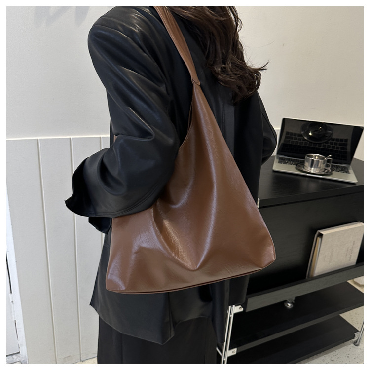 洋气感包包通勤托特包女2023新款潮纯色质感单肩包今年流行腋下包详情17