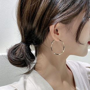 High-end matte, exquisite and small ear rings, ear buckles, unique earrings, new trendy and best-selling earrings and stud earrings in 2024 pic 2