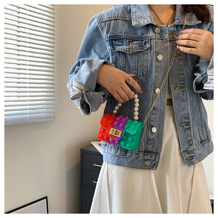 A new silicone bag for women in spring 2022, a trendy and avant-garde rat-killing pearl chain small square bag pic 34