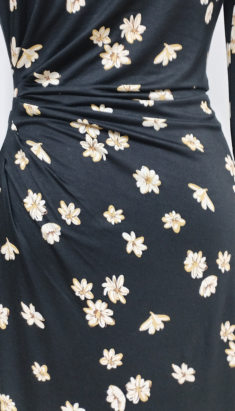 黑底印花小雏菊碎花连衣裙女夏季新款法式V领显瘦性感气质开叉裙详情5