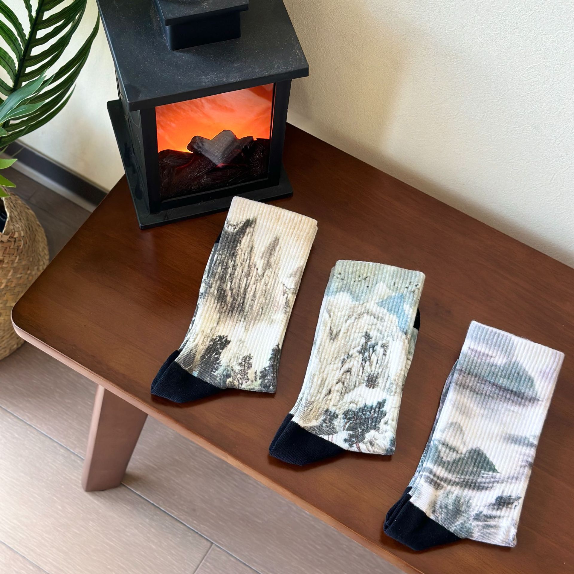 国潮国风男袜复古水墨山水画意境国潮中筒袜印染棉袜匠心设计款袜子男详情3