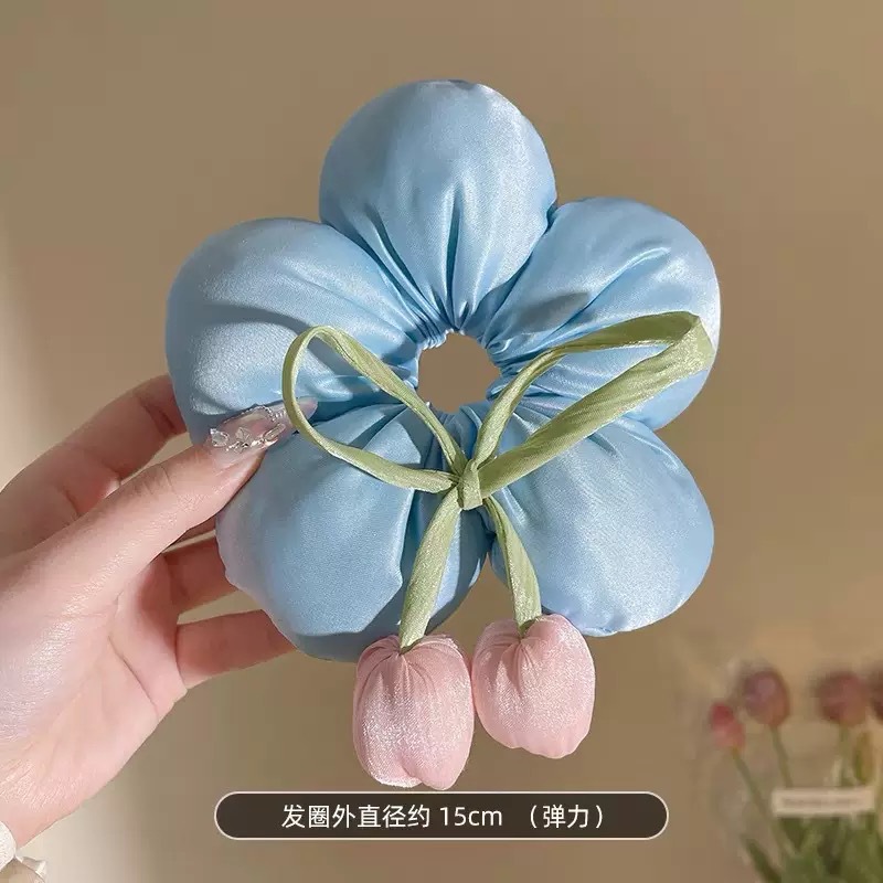 The 2025 new tulip flower large intestine hair band is highly elastic and can increase hair volume at the back of the head. It is a fluffy hair tie and a versatile hair accessory pic 2