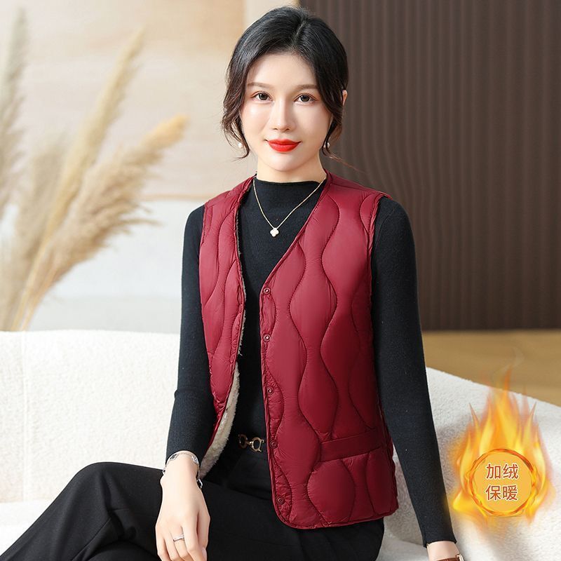 加绒加厚羊羔绒马甲女2022新款洋气马甲女保暖背心秋冬妈妈装坎肩详情4