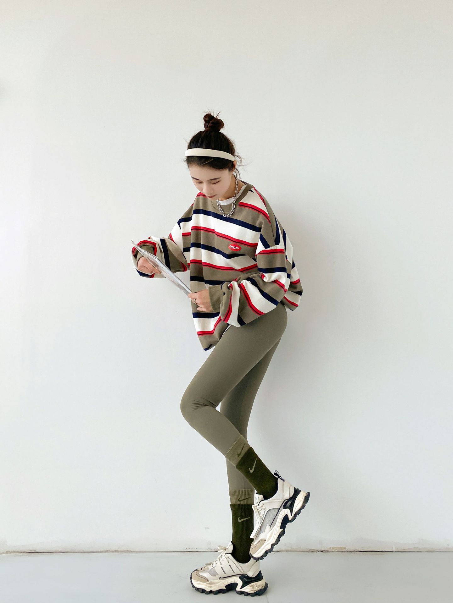 Wholesale of 2023 Spring and autumn tight-fitting high-waisted leggings, water-sparkling Barbie pants, a must-have for lifting buttocks, 9-inch pants, a one-piece replacement for women pic 27