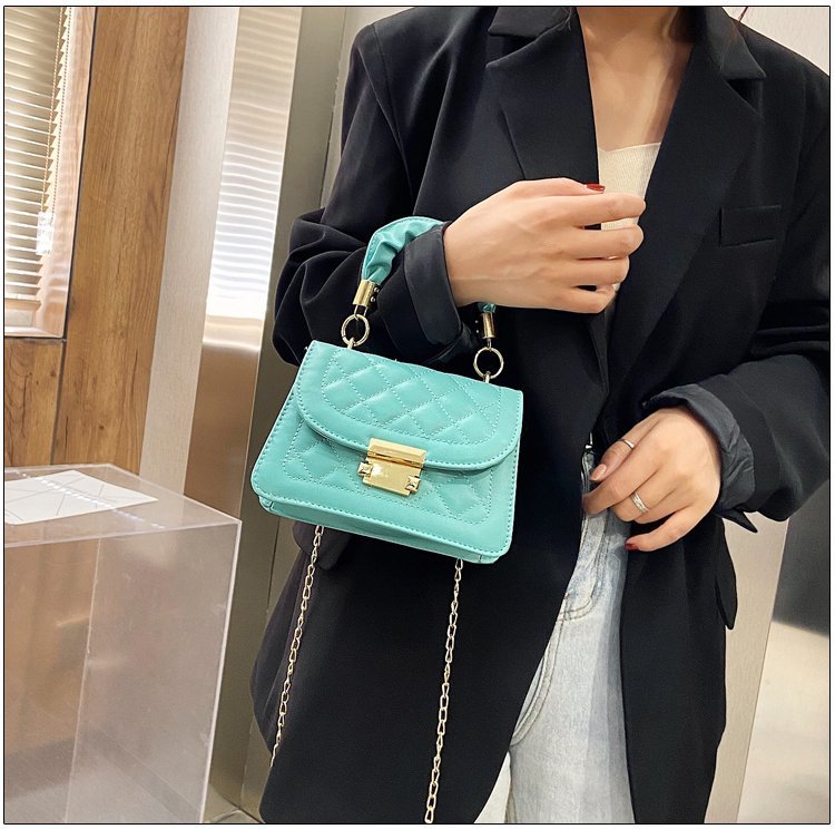 2024秋季新款时尚链条包包女斜挎包小方包简约菱格腋下包单肩包详情19