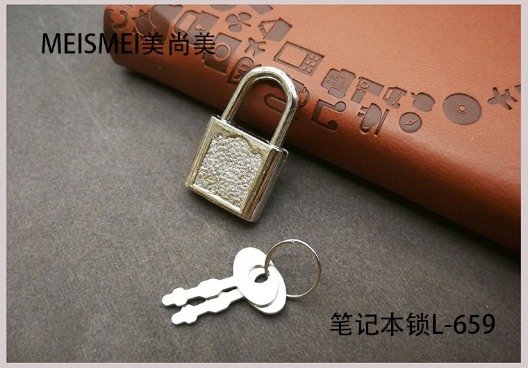 Mini lock, antique lock head, Chinese-style aged box padlock, retro copper-plated lock, old-fashioned ancient key lock, white pic 29