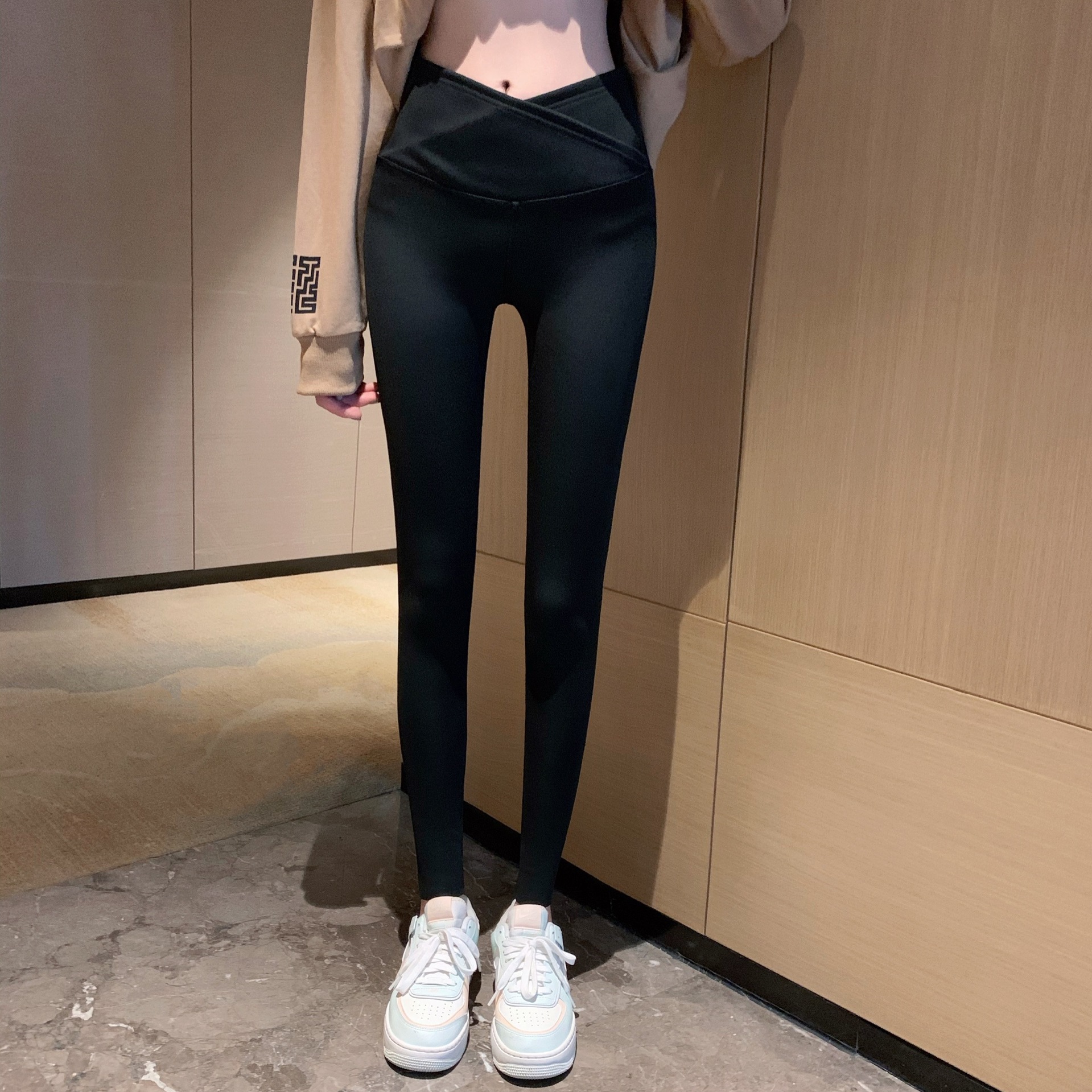 Three-point shark pants leggings for women, five-point summer thin tight-fitting outerwear, and nine-point letter-shaped belt-cinching and hip-lifting Barbie pants pic 64