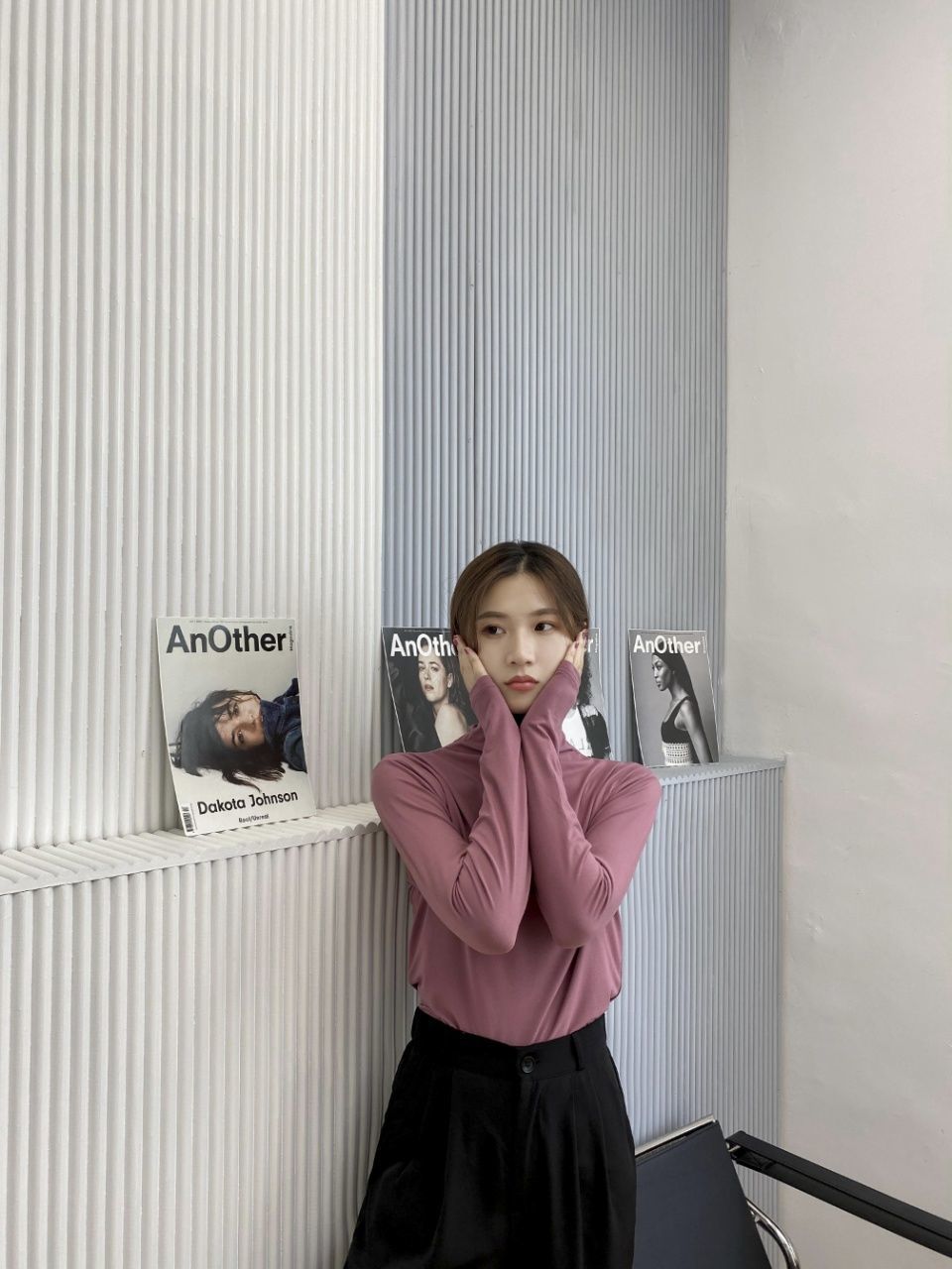 For autumn and winter, pair a semi-high-neck Korean-style mask base layer with a versatile, thick, stylish and slimming long-sleeved T-shirt for ladies pic 12