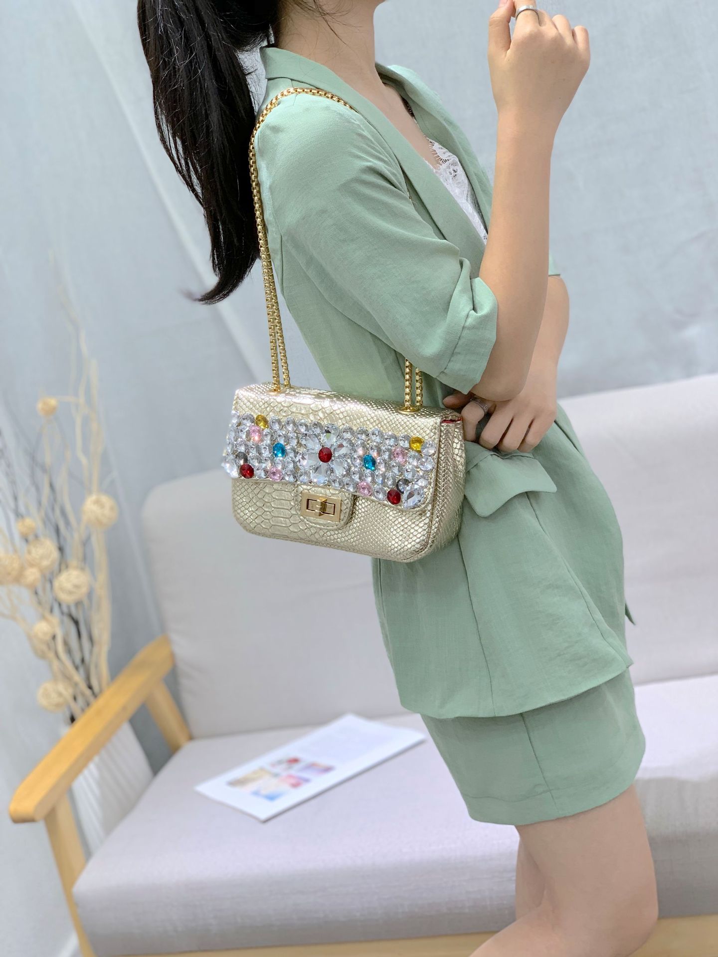 Chanel snake-patterned diamond bag, single-shoulder crossbody bag, crystal gemstone hot mom bag, flower sequined chain bag, water diamond bag pic 8