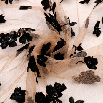 国潮厂家供应 胶浆胶印小雏菊网眼布网纱 裙纱童装舞台服装面料辅料详情2