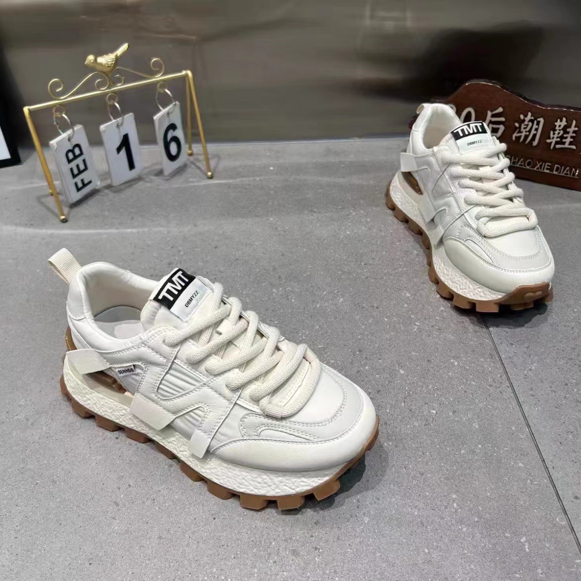 流行女鞋2023新款休闲运动鞋女式厚底百搭老爹鞋台州阿甘跑步女鞋详情6