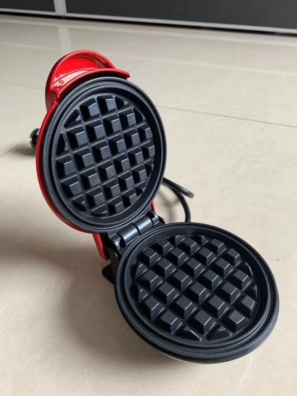 外贸迷你华夫饼锅waffle早餐蛋仔烙饼机家用便携式插电式电饼铛批详情8