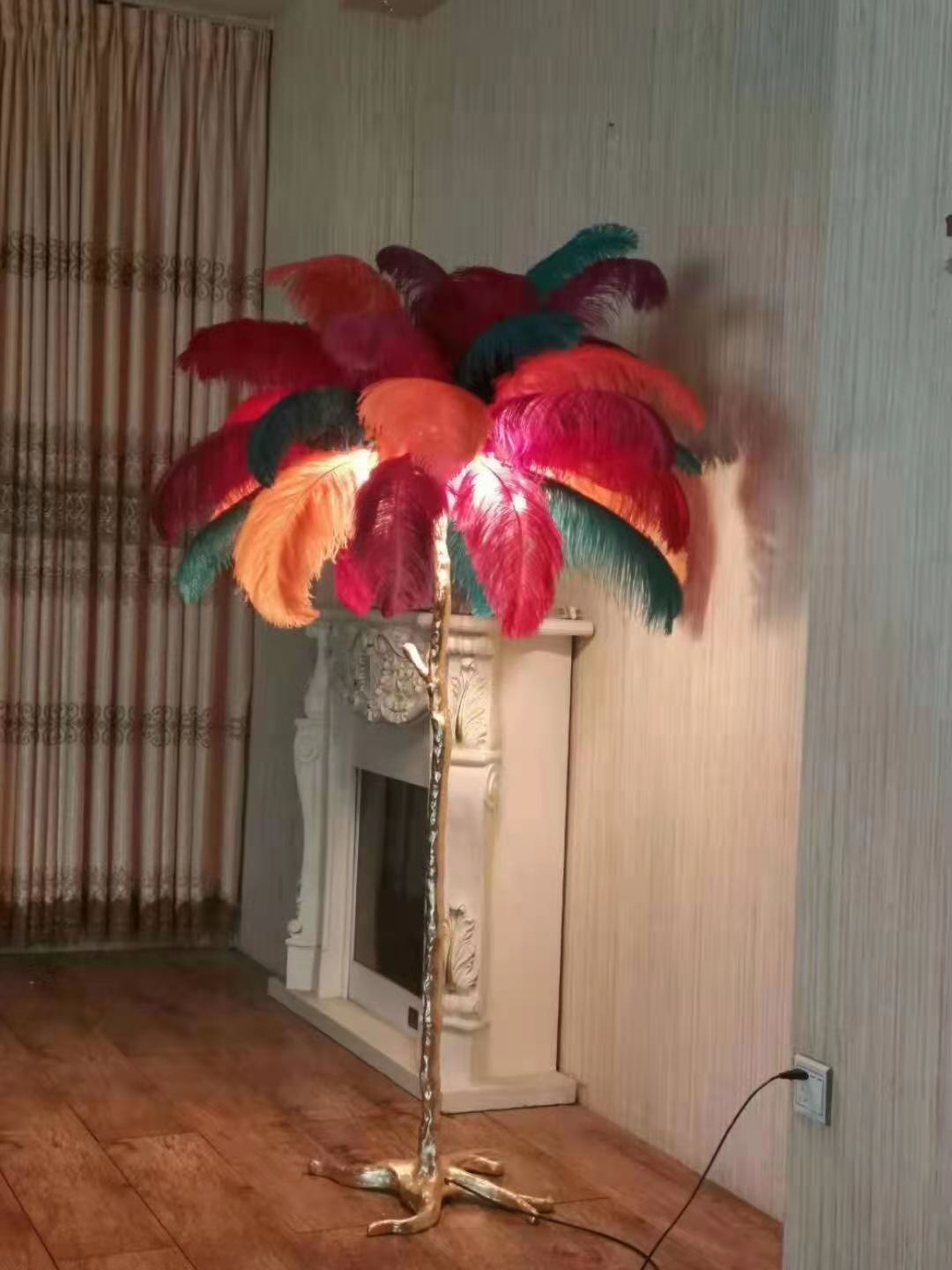 The manufacturer has 75-80 thick ostrich feathers in stock for wedding decoration, home furnishings and carnival, with a variety of colorful feathers pic 32