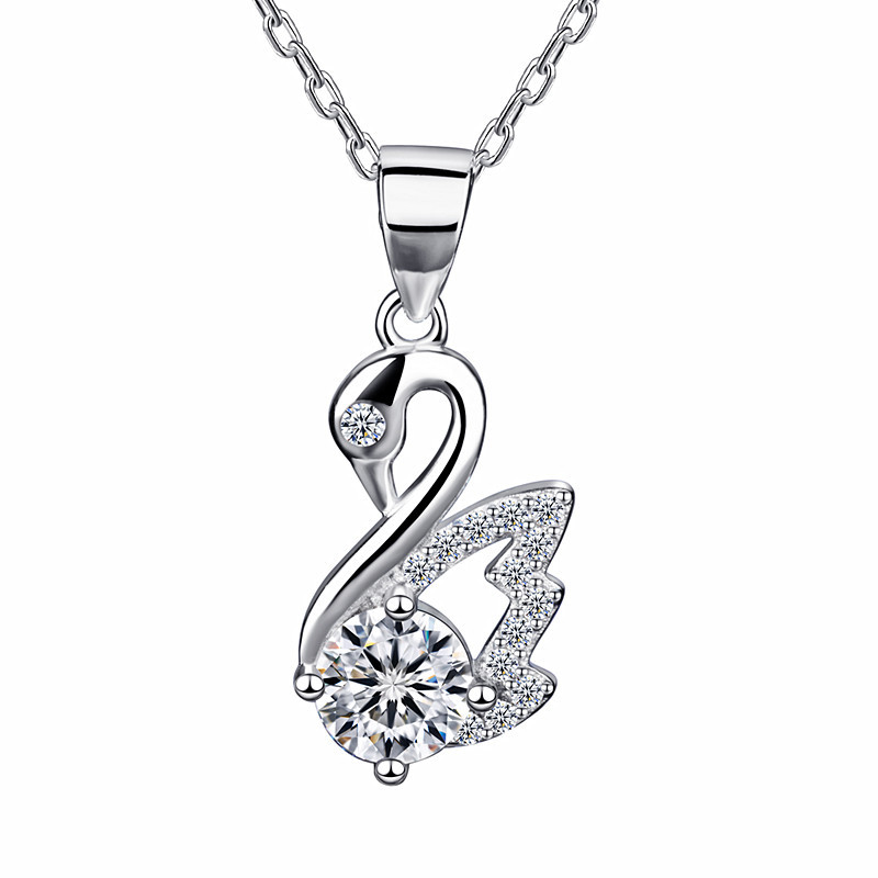 A high-quality imitation D-color moissanite four-leaf clover female pendant with eight hearts and eight arrows from a live-streaming product by a popular influencer on Kuaishou and Douyin pic 11