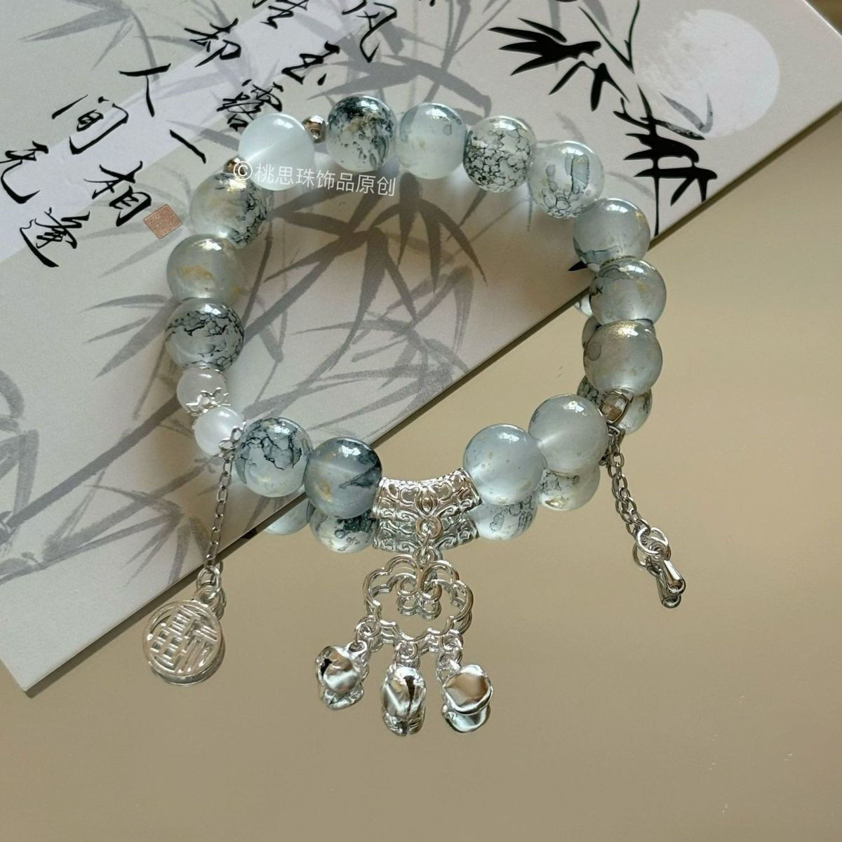 清冷感流苏锁梦蝶影手链设计感渐变爆花珠个性闺蜜配饰生日礼物详情9