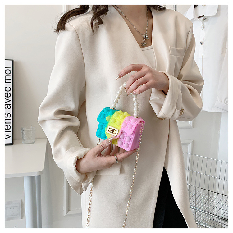 A new silicone bag for women in spring 2022, a trendy and avant-garde rat-killing pearl chain small square bag pic 30