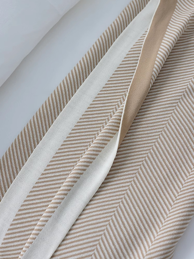 Nordic InS-style knitted blankets, casual sofa covers, blankets, air conditioning blankets, new factory stock, one-piece consignment pic 26