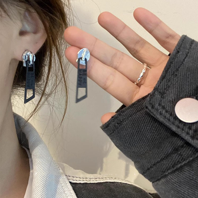 Niche design irregular metal zipper buckle earrings for women, fashionable, individual, simple and elegant, versatile stud earrings pic 16