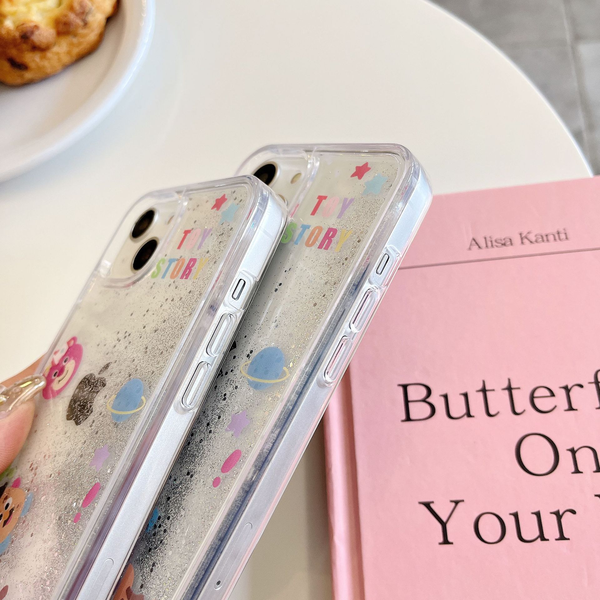 The popular cartoon is cute and fun, suitable for iPhone14pro max and iPhone 15. The phone case is 13/12 transparent with flowing sand pic 18