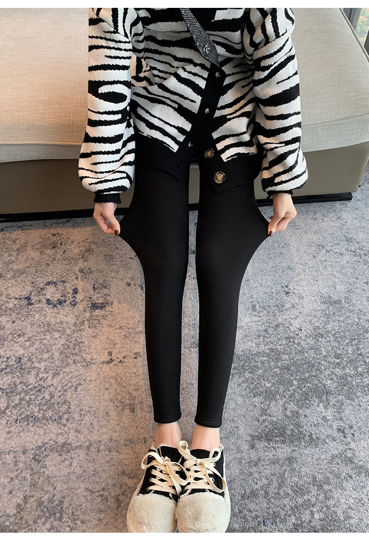 Extra-thick lambskin leggings for women in autumn and winter, with added fleece and thickened outerwear, high-waisted one-piece pants, large-sized warm cotton pants from Northeast China pic 17