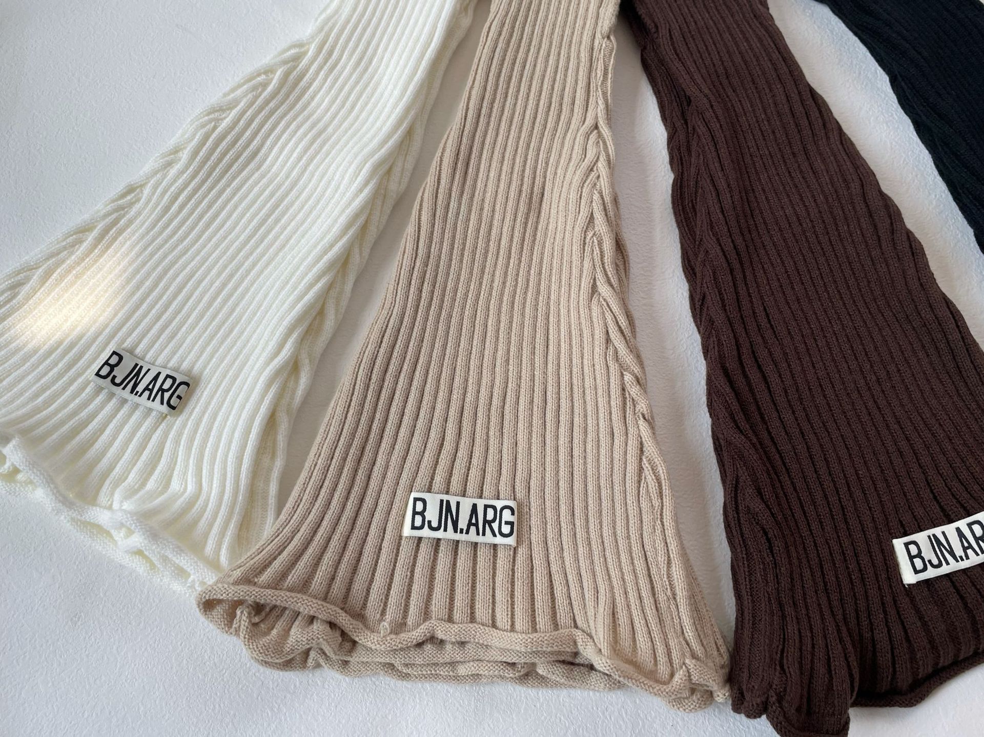 Otoño invierno influencers piernas calientes retro cuerno casquillo estilo nicho slim jersey rayas de lana piernas largas ligas pic 4