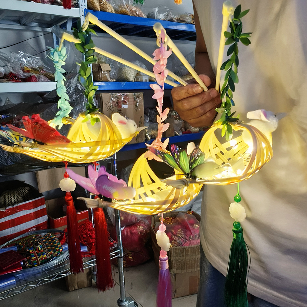 Handmade bamboo mini rabbits, butterflies, small boats, lanterns that light up, hand-held night tour and night market stalls, small lanterns pic 5