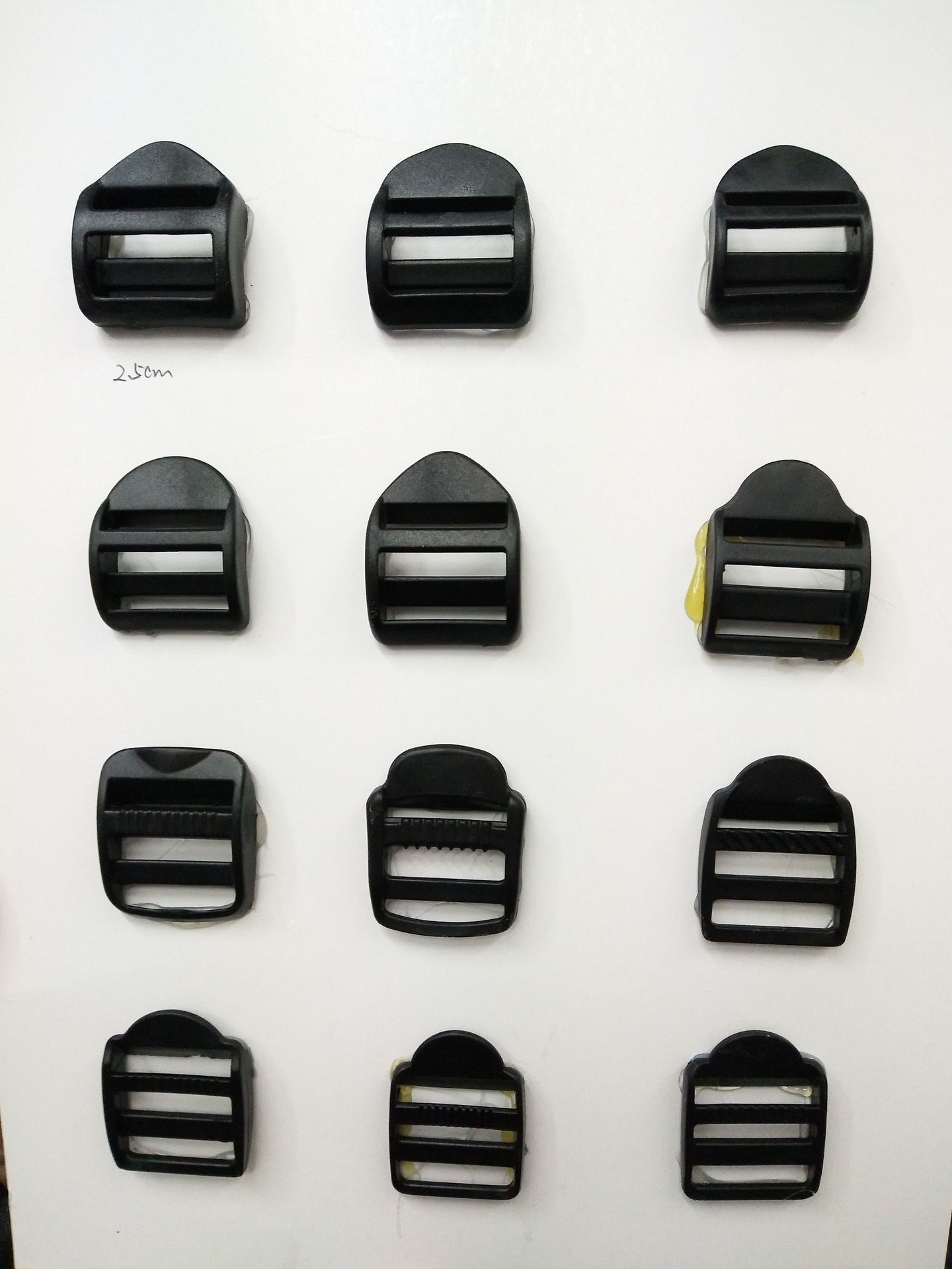 We offer a wide range of plastic adjustable buckles, webbing buckles, ladder buckles, and mouth buckles at low prices in stock. Our factory wholesals various types of buckles pic 23