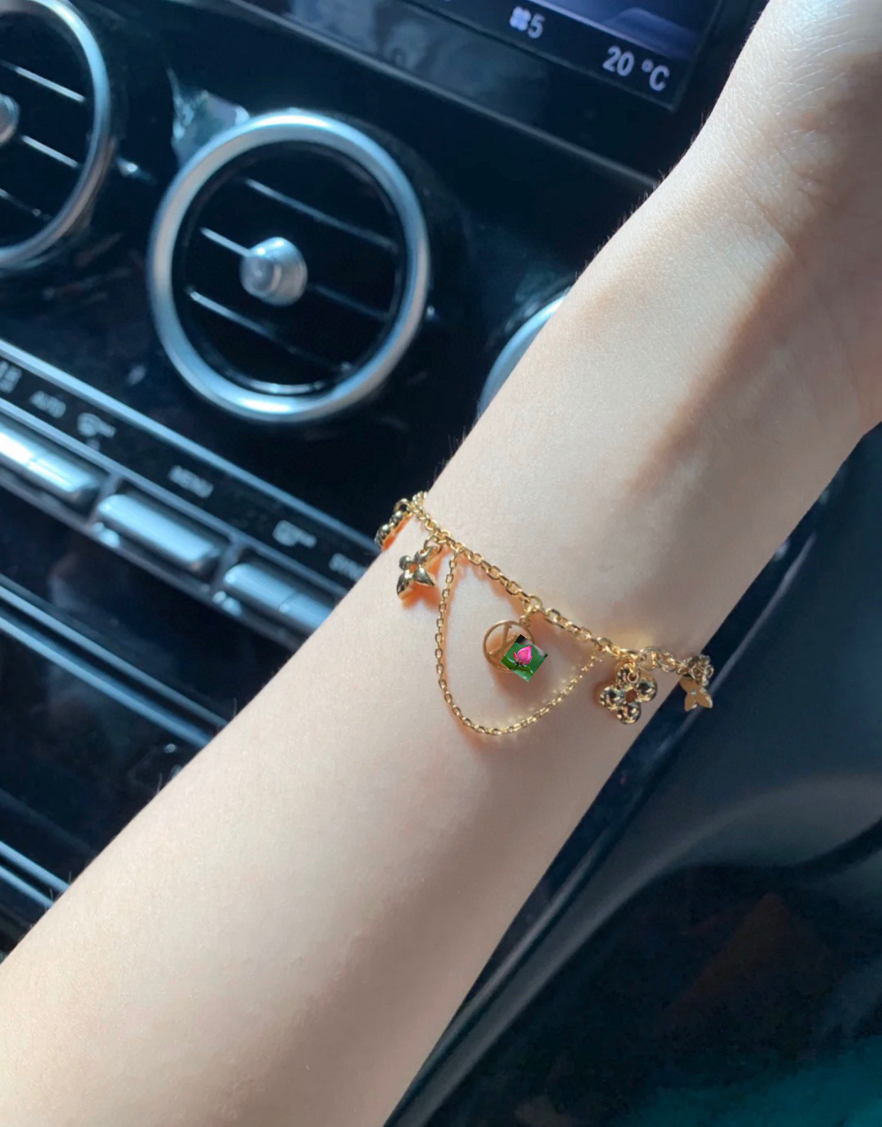 23新款多吊坠镂空女士复古吊坠花卉花朵手链详情6