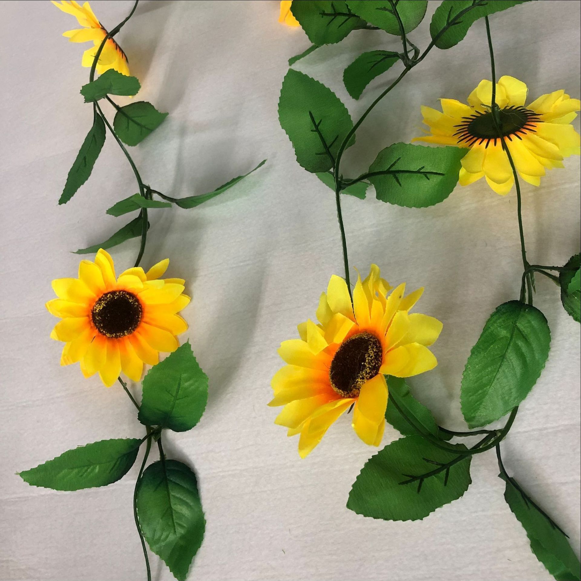 Simulated sunflower vines, simulated sunflower strips, plastic flower lilies, decorative vines, sunflower strips, Amazon pic 8
