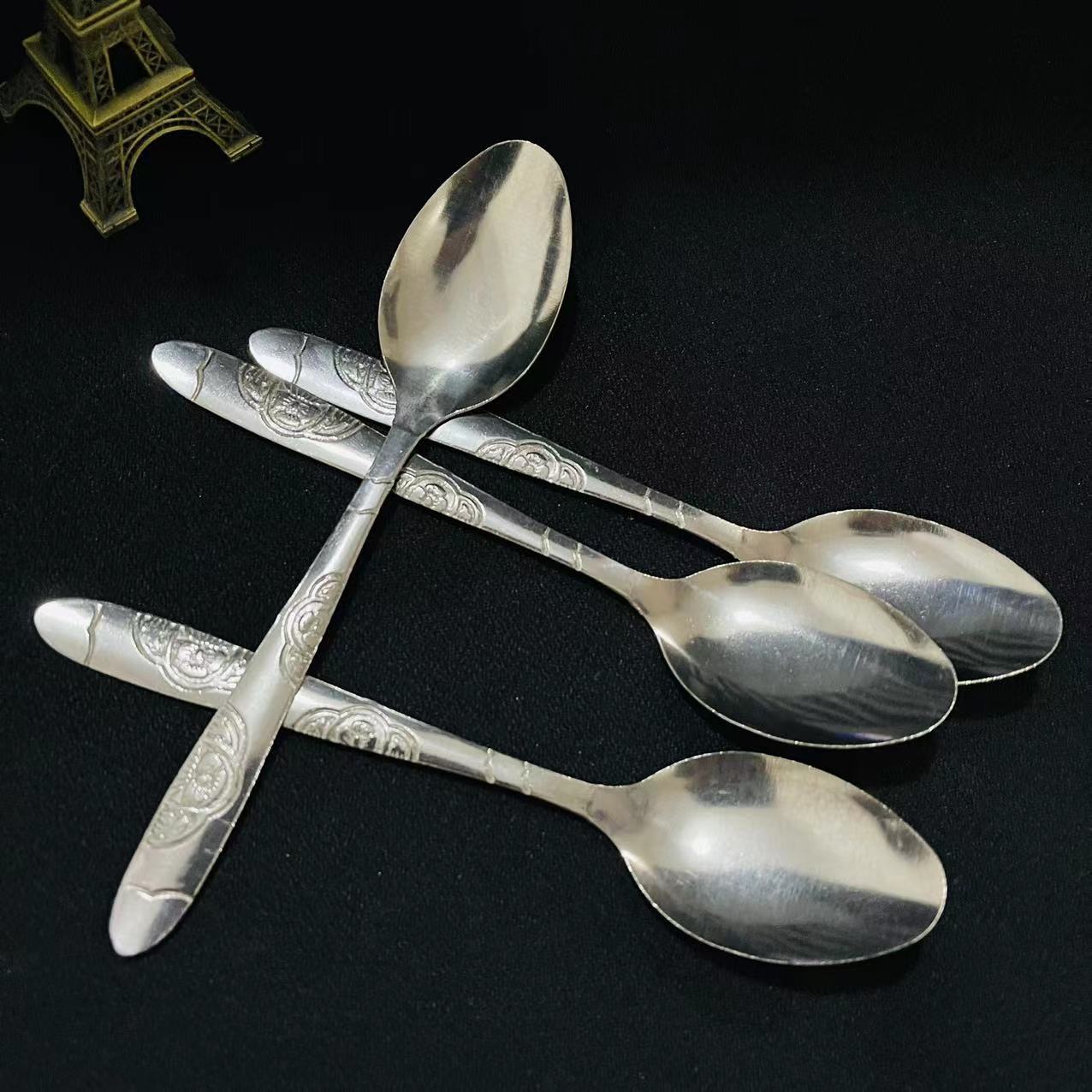 Household metal soup spoons, thickened long-handled small spoons, tableware, student cafeteria rice spoons, adult spoons wholesale pic 5