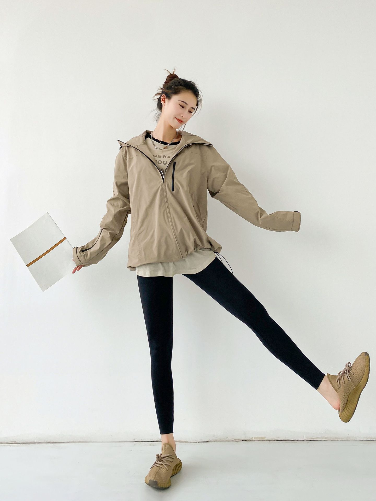 Wholesale of 2023 Spring and autumn tight-fitting high-waisted leggings, water-sparkling Barbie pants, a must-have for lifting buttocks, 9-inch pants, a one-piece replacement for women pic 57