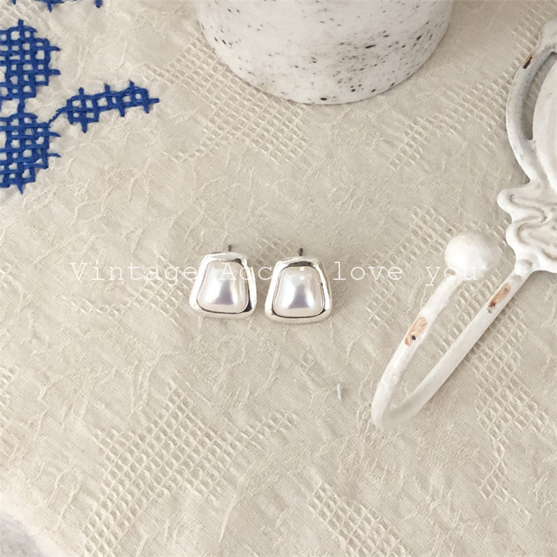 CB3E1D4A-F317-4EE5-8E0F-EA76B4