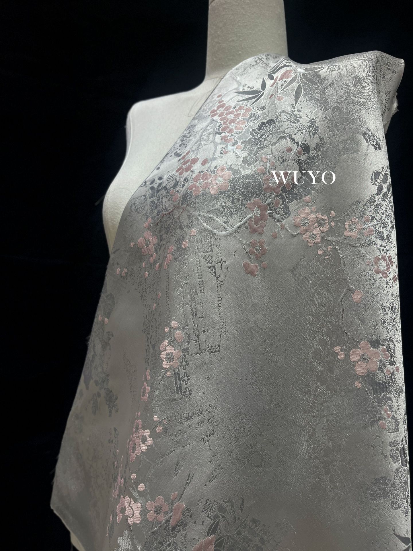 国潮新中式时装面料秋冬梅花香色织提花国风旗袍马甲详情15