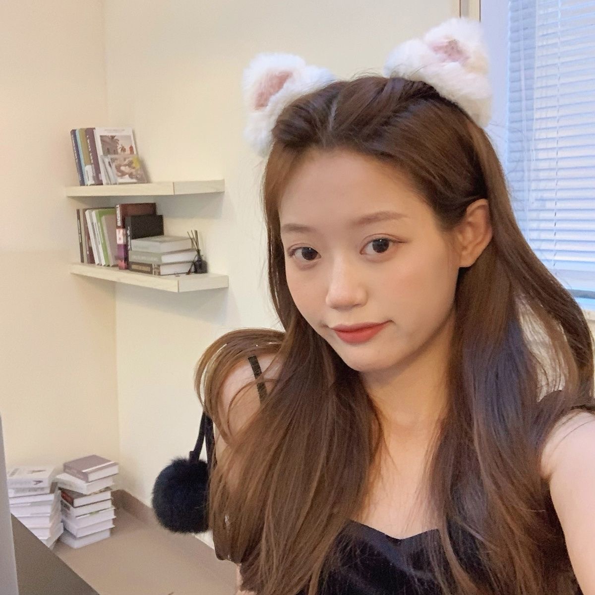 The new autumn and winter 2021 collection features sweet and sensual cat ear hair clips, faux fur rabbit hair top clips, plush hair clips, and Japanese and Korean hair accessories pic 5