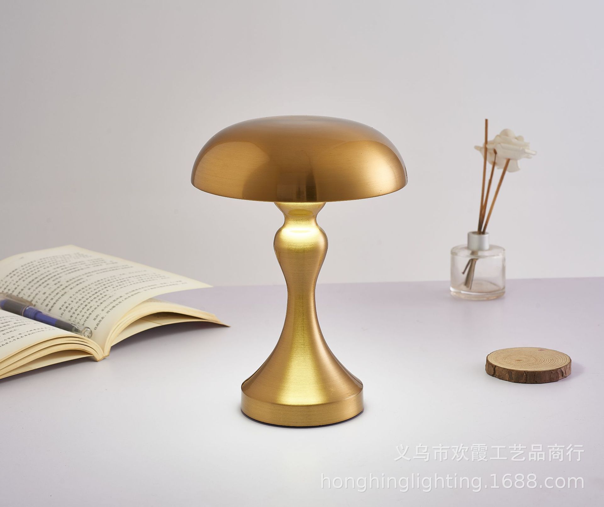 Cross-border new creative mermaid mushroom rechargeable table lamp, dining table, hotel and bar decorative table lamp, outdoor night light pic 11