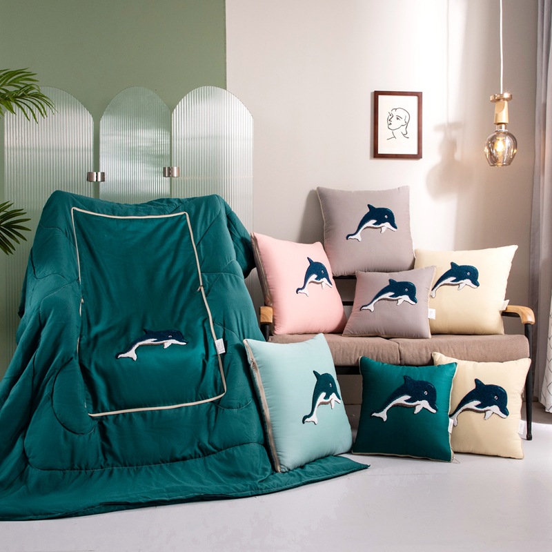 厂家批发冬季加厚抱枕被子两用水晶绒毯靠垫沙发午睡枕头定制LOGo详情4