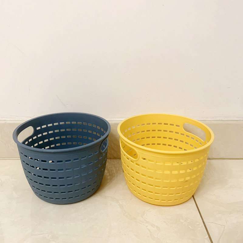 Plastic storage baskets, sundries storage frames, desktop snack storage boxes, round storage baskets, wardrobe organization baskets, one-yuan and two-yuan street stall small commodities and small general merchandise pic 4