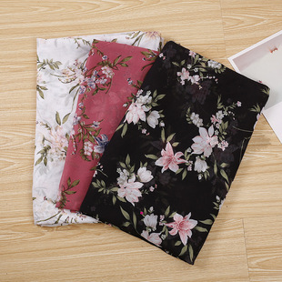 2020 new summer chiffon printed fabric white base printed polyester fabric small floral print dress mask fabric pic 7