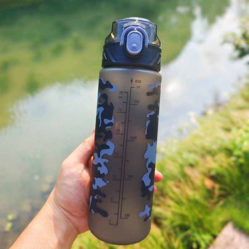 Wholesale water cups, portable camouflage sports water cups, rope lifting, camping, student military training, high appearance level outdoor water bottles for men and women pic 8