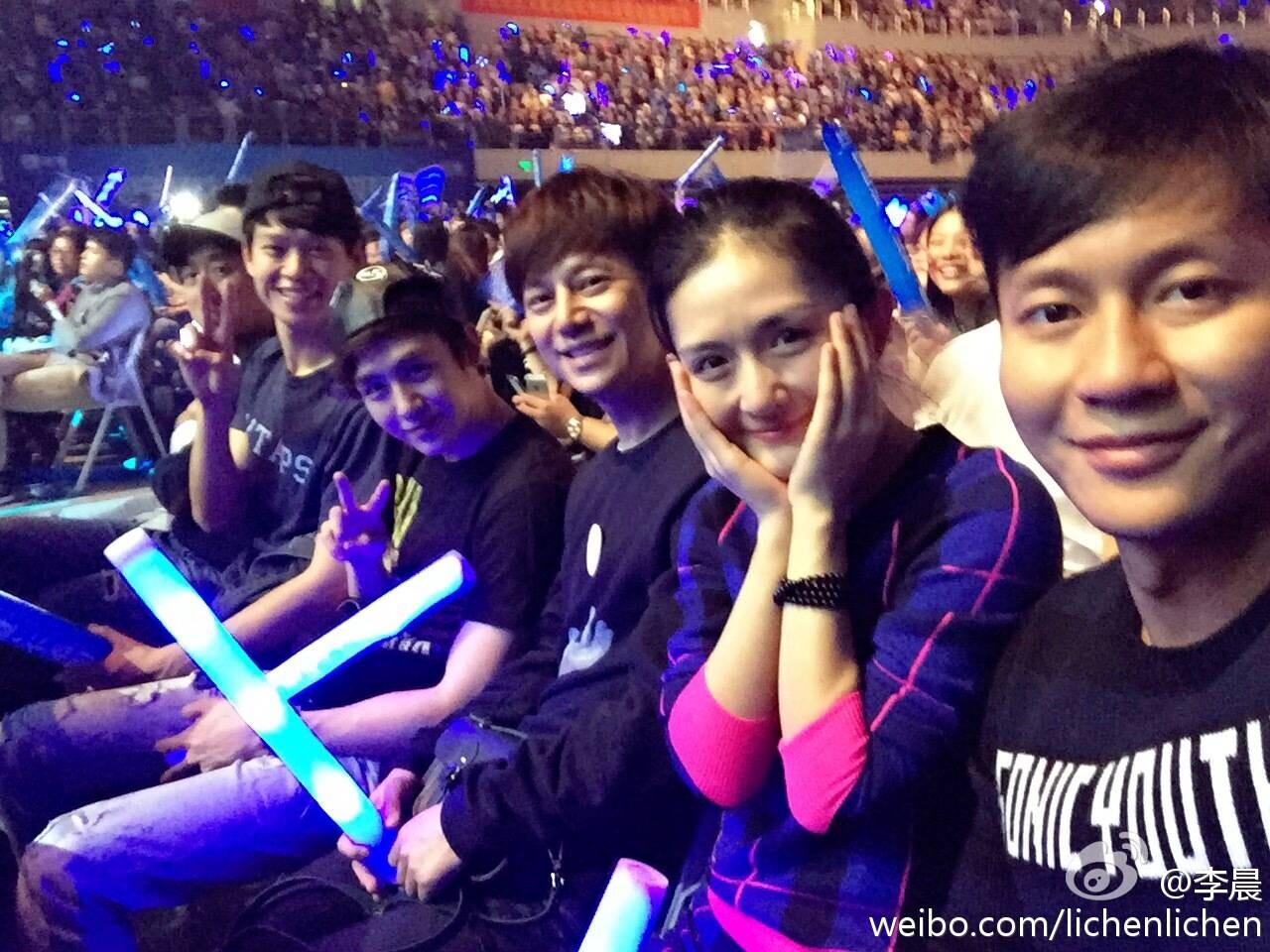 演唱会荧光棒批发大号电子led七彩发光海绵棒泡沫荧光棒详情1