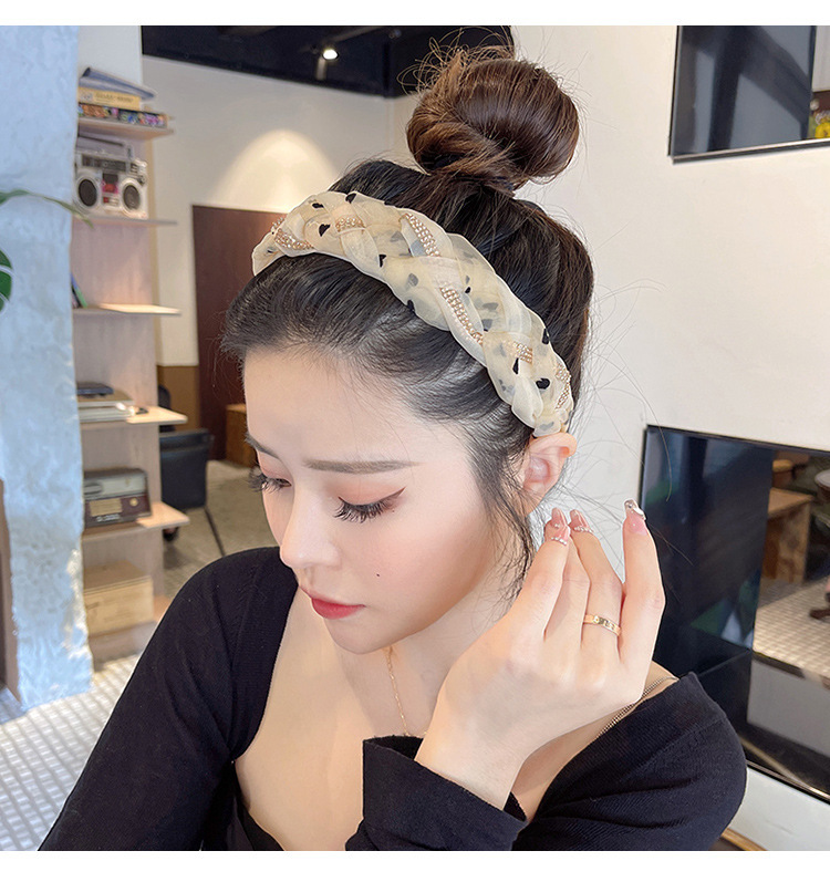 High-end mesh diamond-encrusted hairband, color-blocked twisted headband, wide-edge checkered outside-pressing hairpin, 2023 Internet celebrity new style pic 12