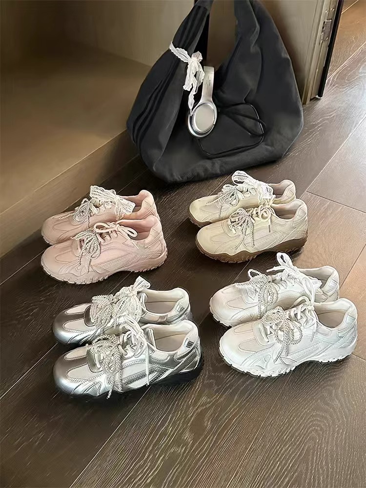 苏茵茵月牙底运动鞋蕾丝珍珠鸳鸯带厚底休闲鞋女德训鞋女小白鞋详情2