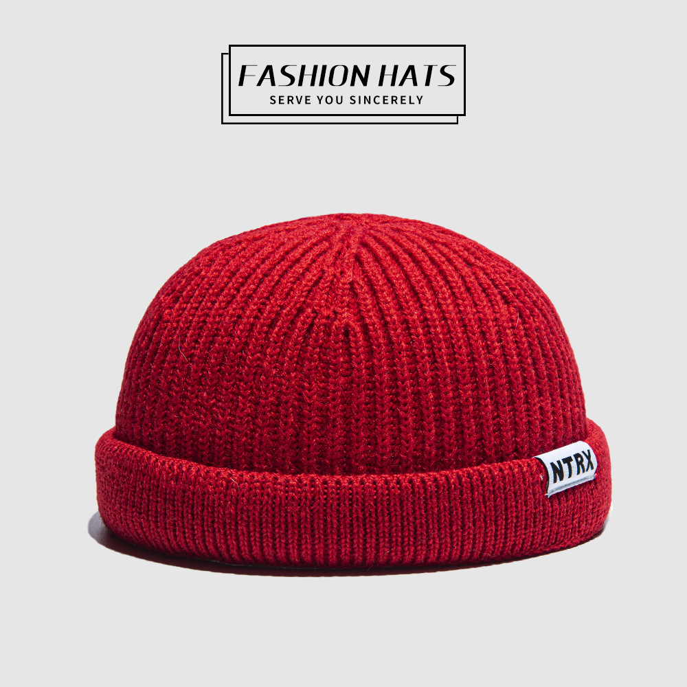 For the autumn and winter of 2021, men and women are wearing Korean-style outdoor casual hats without brims, with rolled edges and round top warp knitted caps pic 4