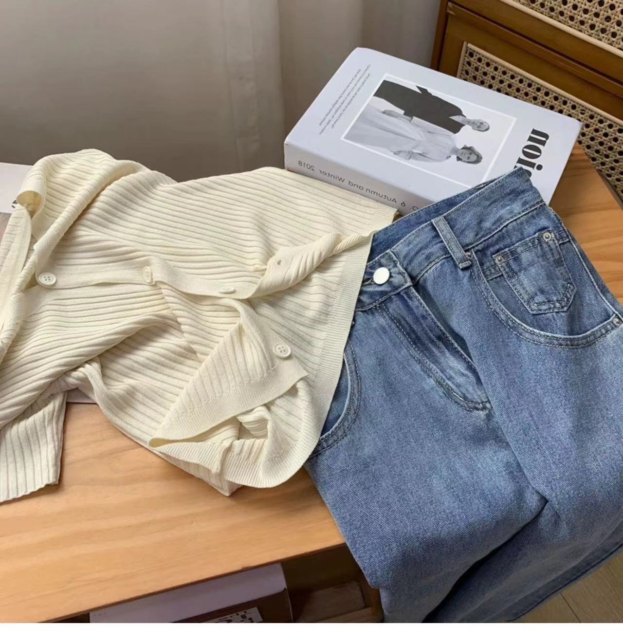 Apricot-colored V-neck knitted short-sleeved T-shirt for women, summer ice silk cardigan, Hong Kong-style chic. Pair it with a short cropped top and off-the-shoulder top pic 7