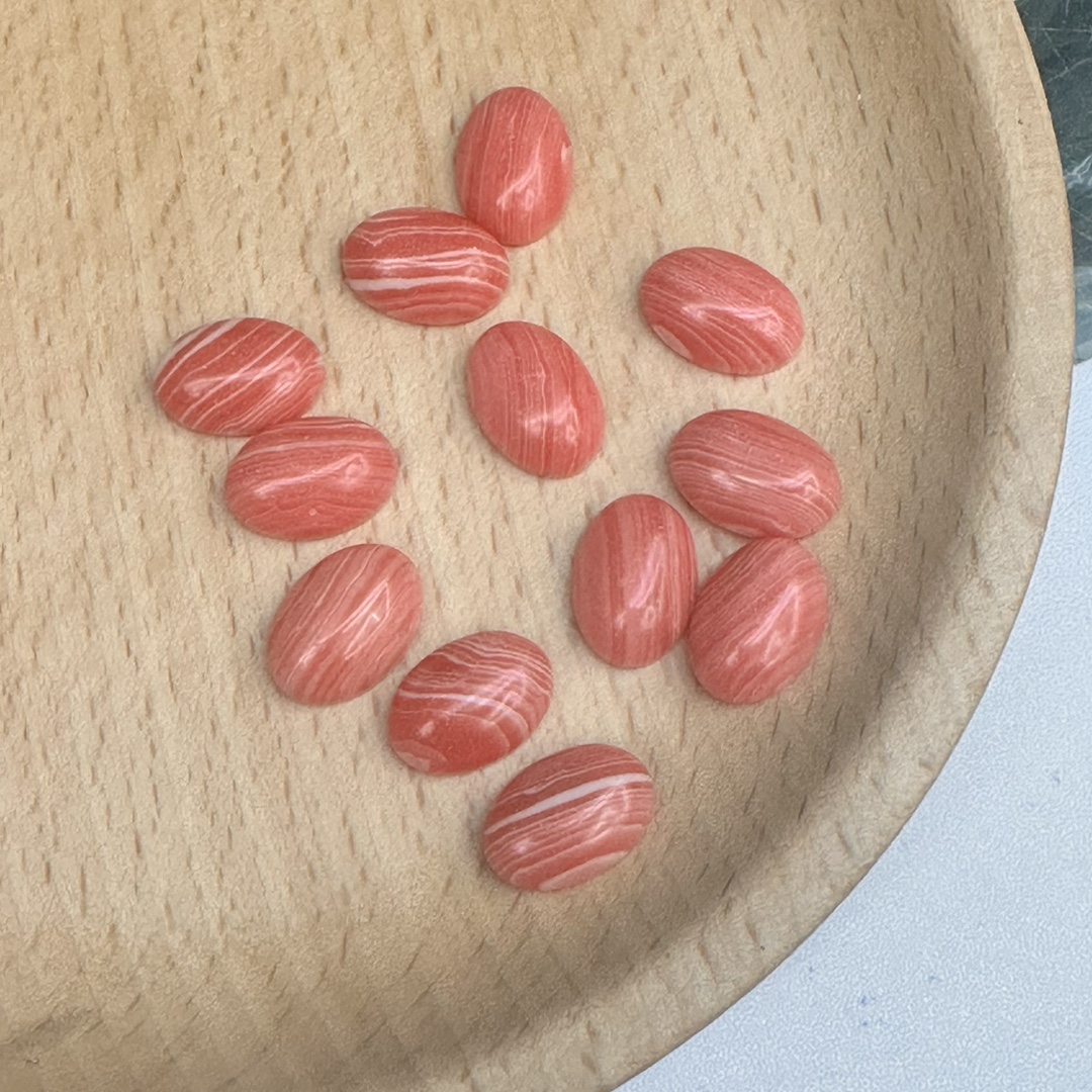 The manufacturer is selling a new type of synthetic red-patterned pine nut shaped ring face, European and American fashionable crystal bare stone accessories wholesale loose beads pic 1
