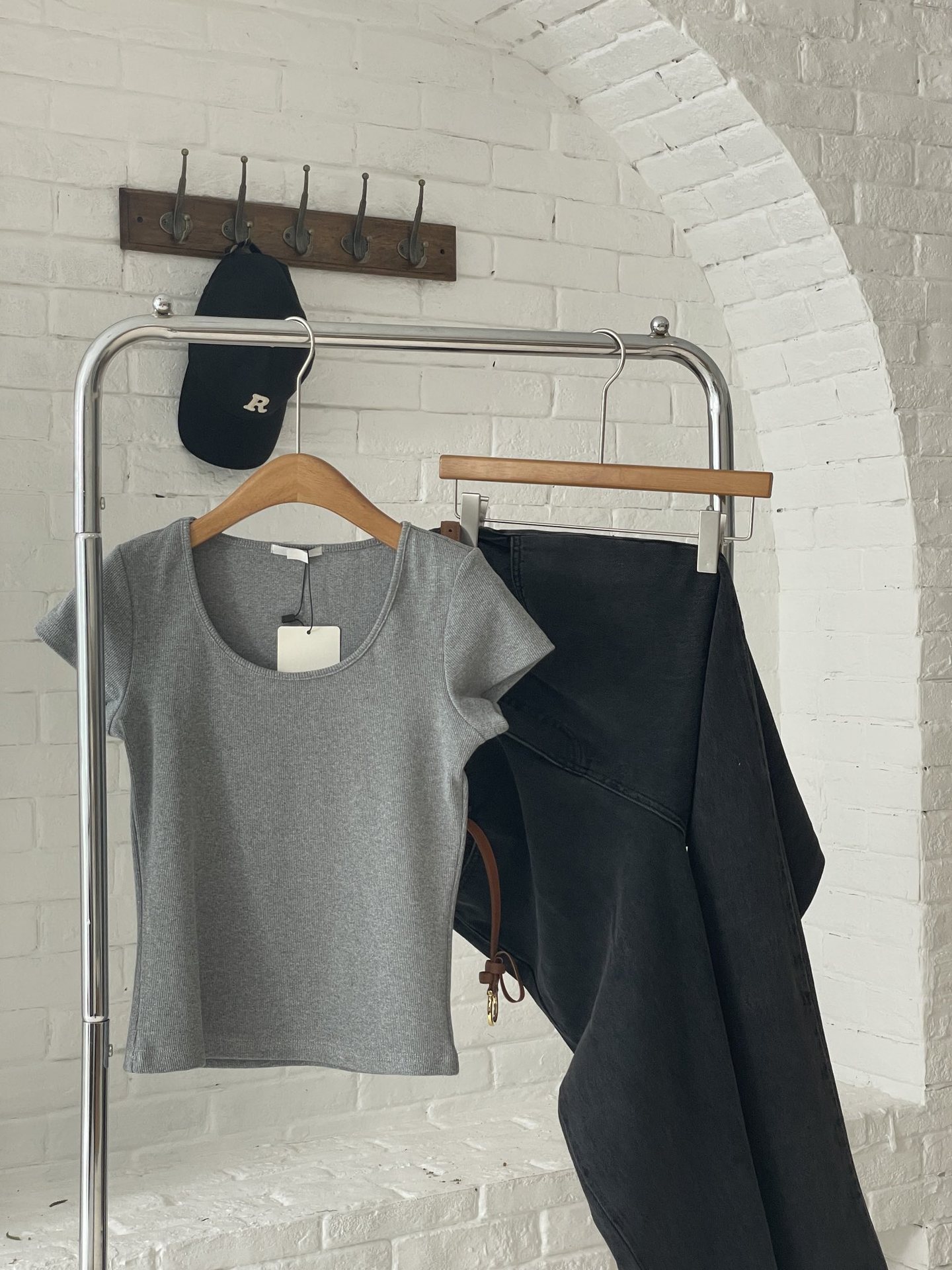 Solid color basic round-neck fitted short-sleeved T-shirt for women, Korean-style Dongdaemun ins simple and casual base layer g*d pic 9