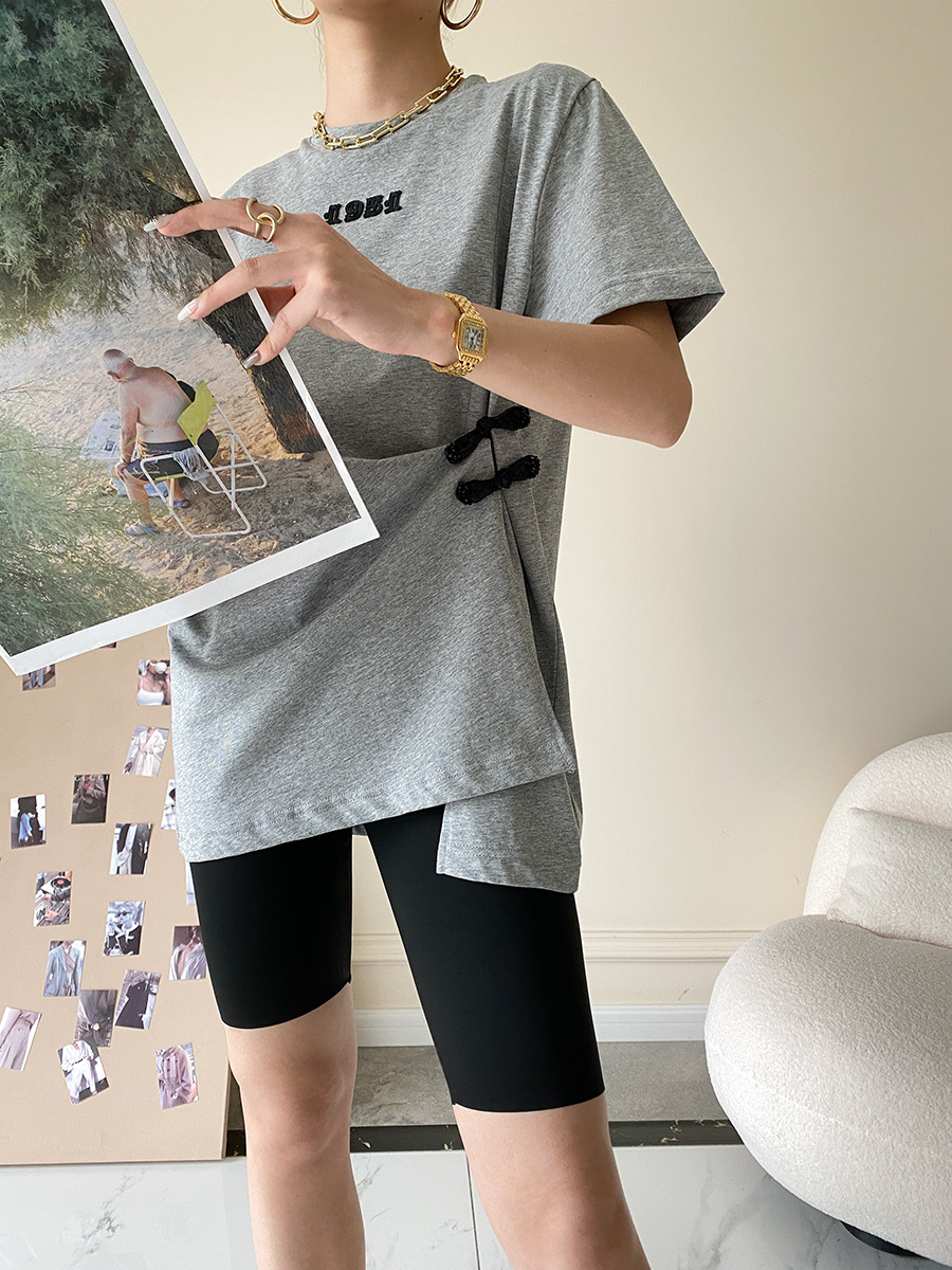 Sinan guoji plato hebilla bifón caída hombro manga camiseta mujer moda cool sentido de diseño verano 2022 nuevo SN1425 pic 21