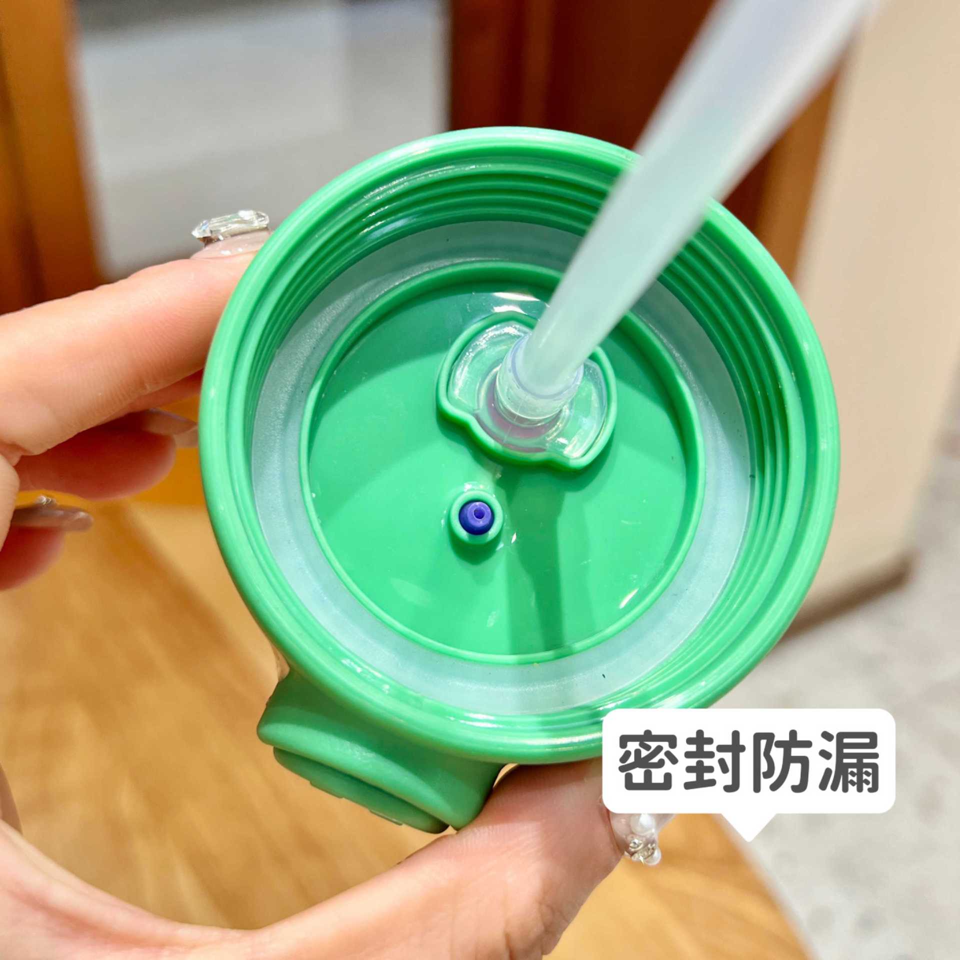 新款圣诞保温杯304不锈钢儿童吸管杯大容量可爱便携水杯礼品杯子详情10