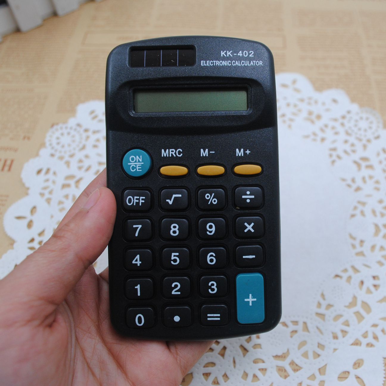 Dongnan 402 Mini Calculator, Cartoon Calculator, Ultra-small Calculator, Portable Computer pic 1