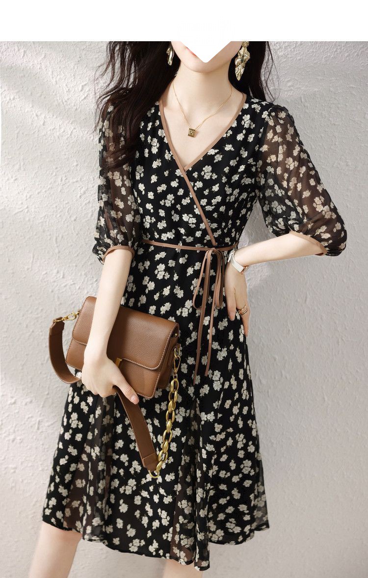 Elegant floral print dress 2024 Summer new style dress with a figure-hugging and patchwork design for a younger petite V-neck pic 5